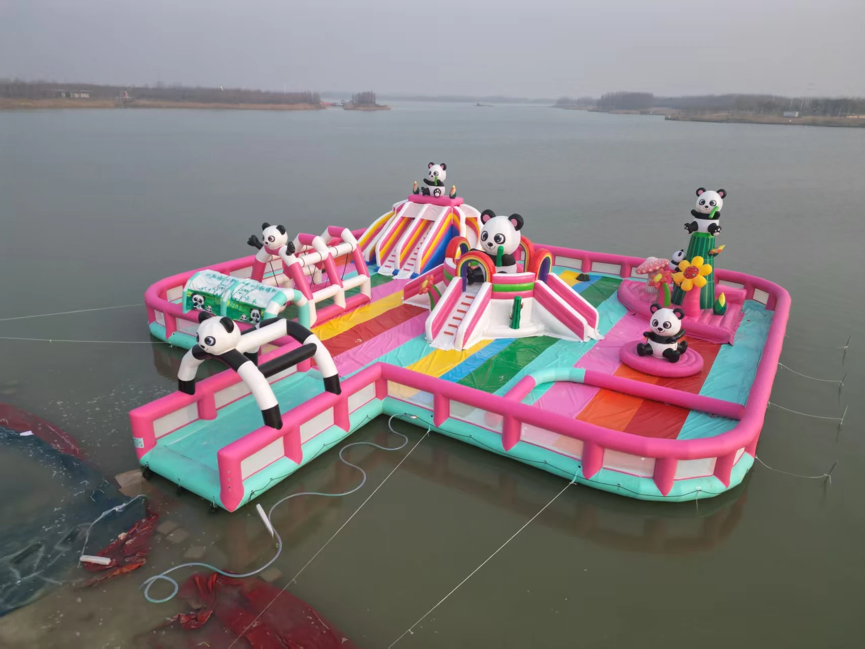 熊猫水上城堡 (4).jpg 熊猫水上城堡 (4).jpg